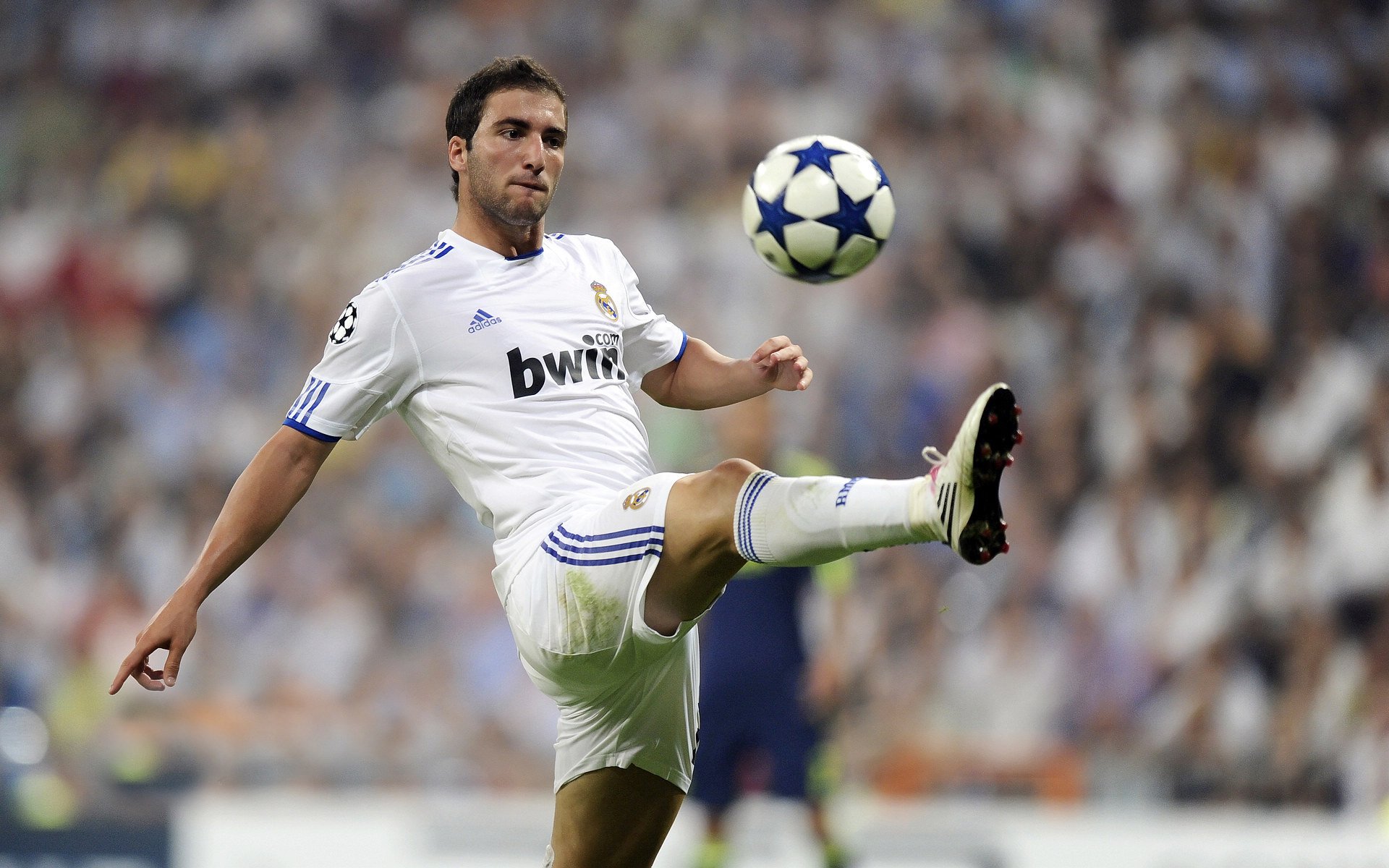 巴雷特：全黑队背后进攻的关键引擎，每次传球都能创造进攻机会